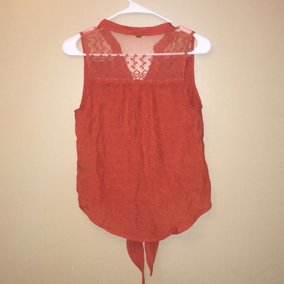 Top - Picture 2 of 8